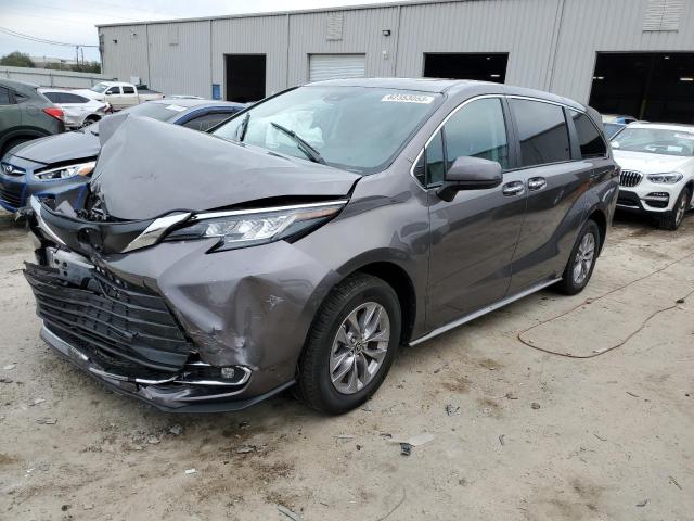 2022 TOYOTA SIENNA XLE 2022 image