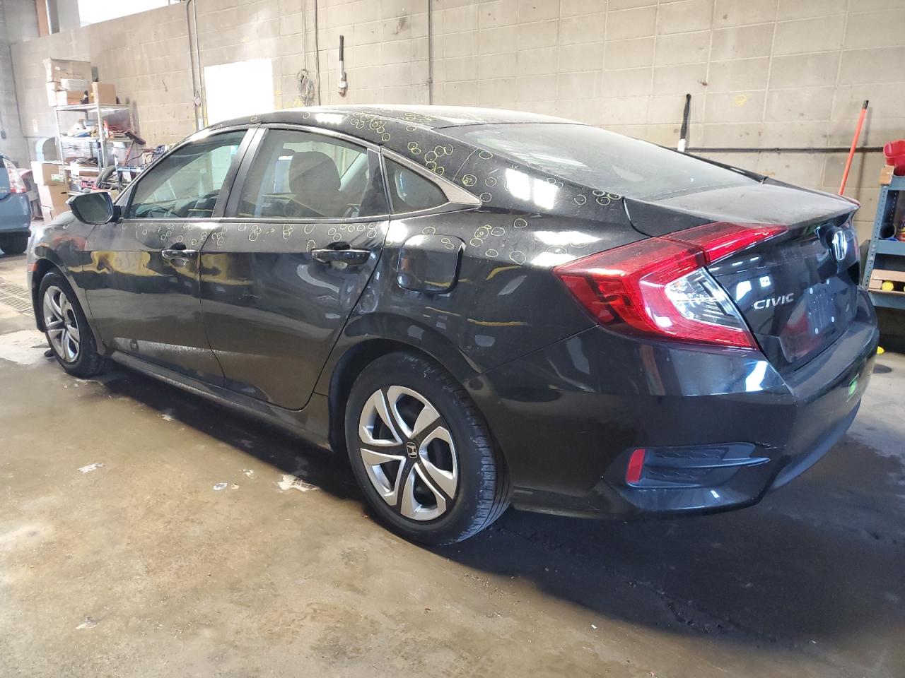 Obraz 2 z 2017 HONDA CIVIC LX 2017 z VIN 19XFC2F56HE047021