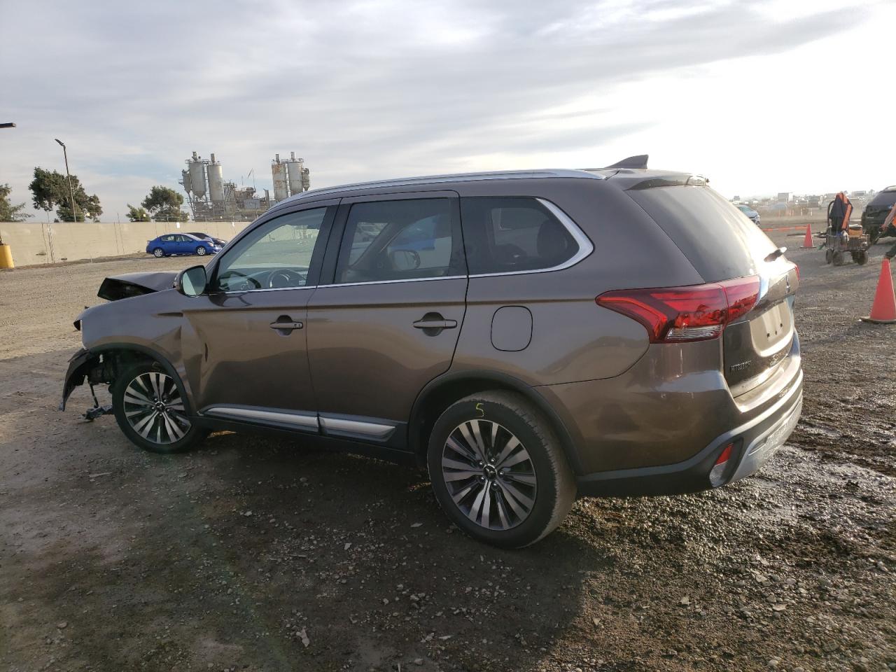 Image 2 of 2019 MITSUBISHI OUTLANDER SE 2019 with VIN JA4AD3A37KZ006616