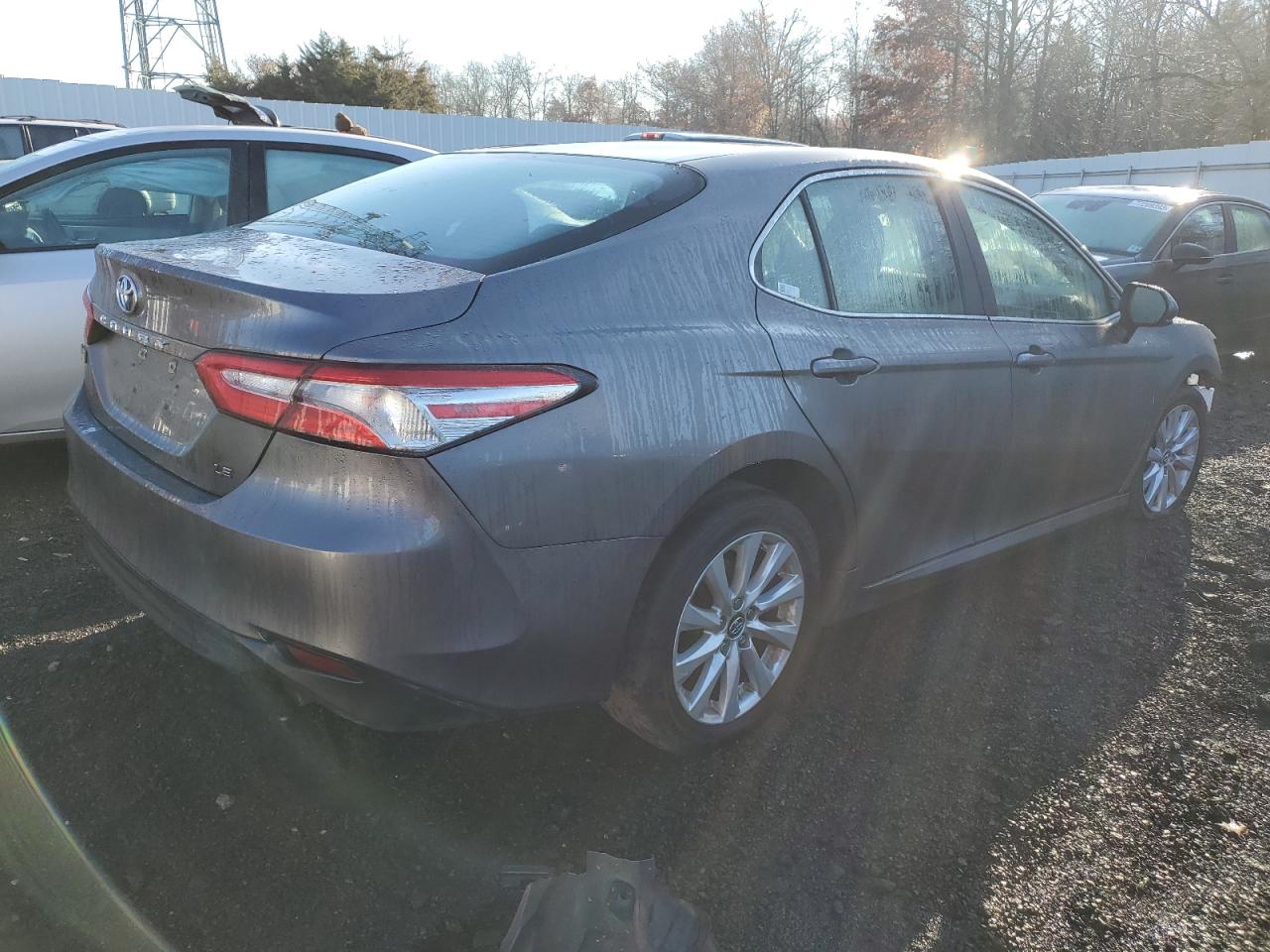 Obraz 3 z 2018 TOYOTA CAMRY L 2018 z VIN 4T1B11HK2JU512379