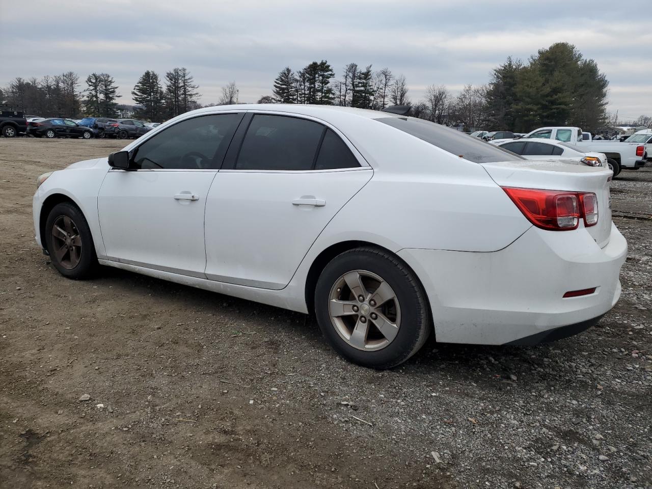 Изображение 2 2015 CHEVROLET MALIBU LS 2015 с VIN 1G11B5SL5FF119020