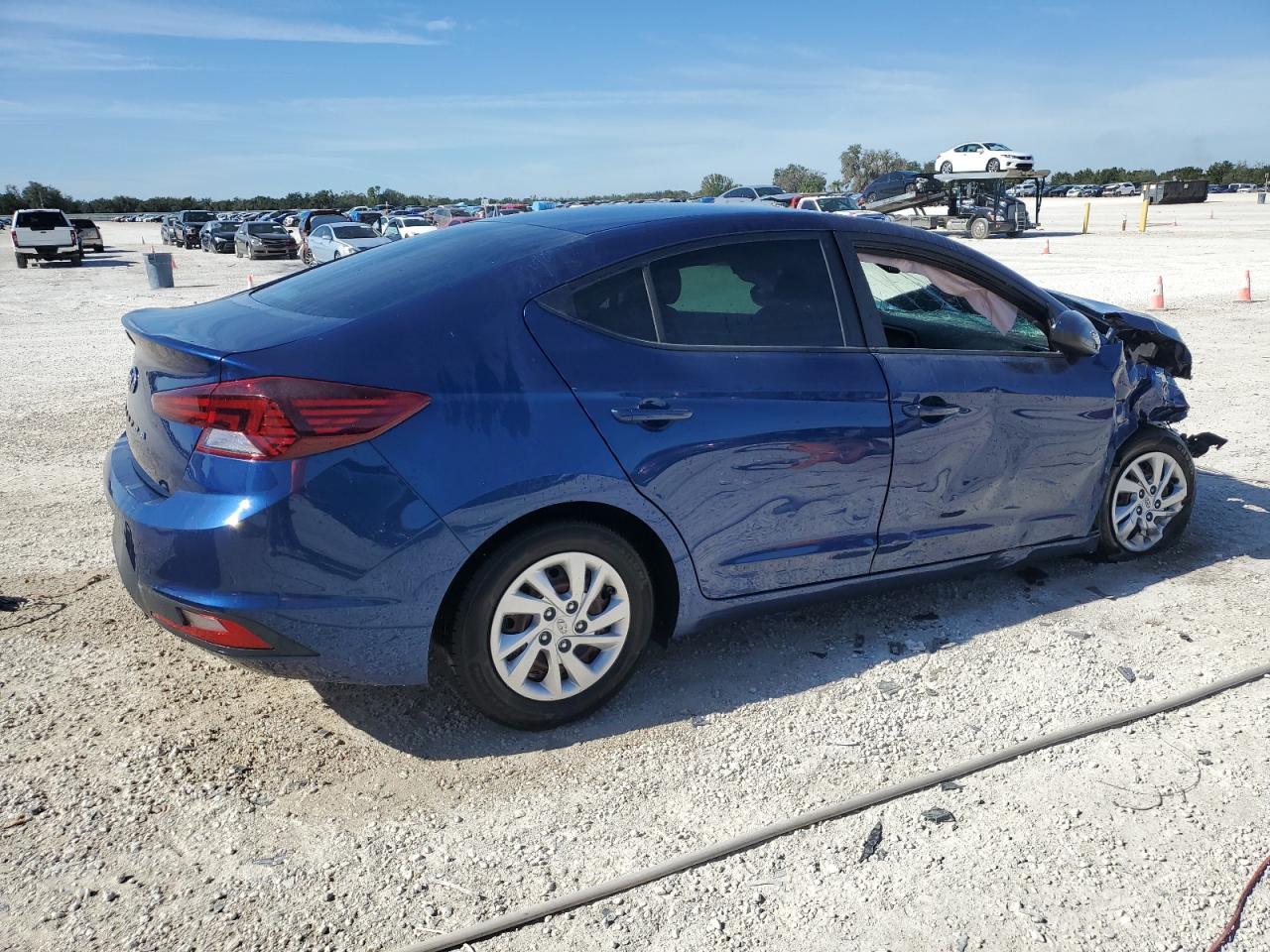 Image 3 of 2020 HYUNDAI ELANTRA SE 2020 with VIN 5NPD74LFXLH611391