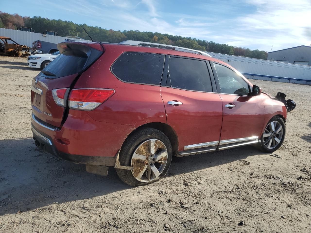 Image 3 of 2014 NISSAN PATHFINDER S 2014 with VIN 5N1AR2MNXEC732861