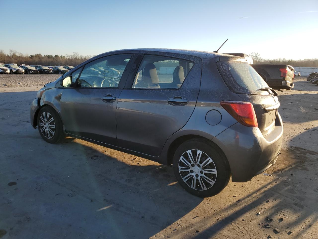 Obraz 2 z 2017 TOYOTA YARIS L 2017 z VIN VNKKTUD33HA080936