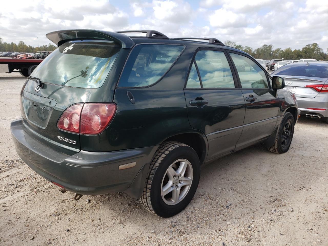 Image 3 of 2000 LEXUS RX 300 2000 with VIN JT6HF10U4Y0102639