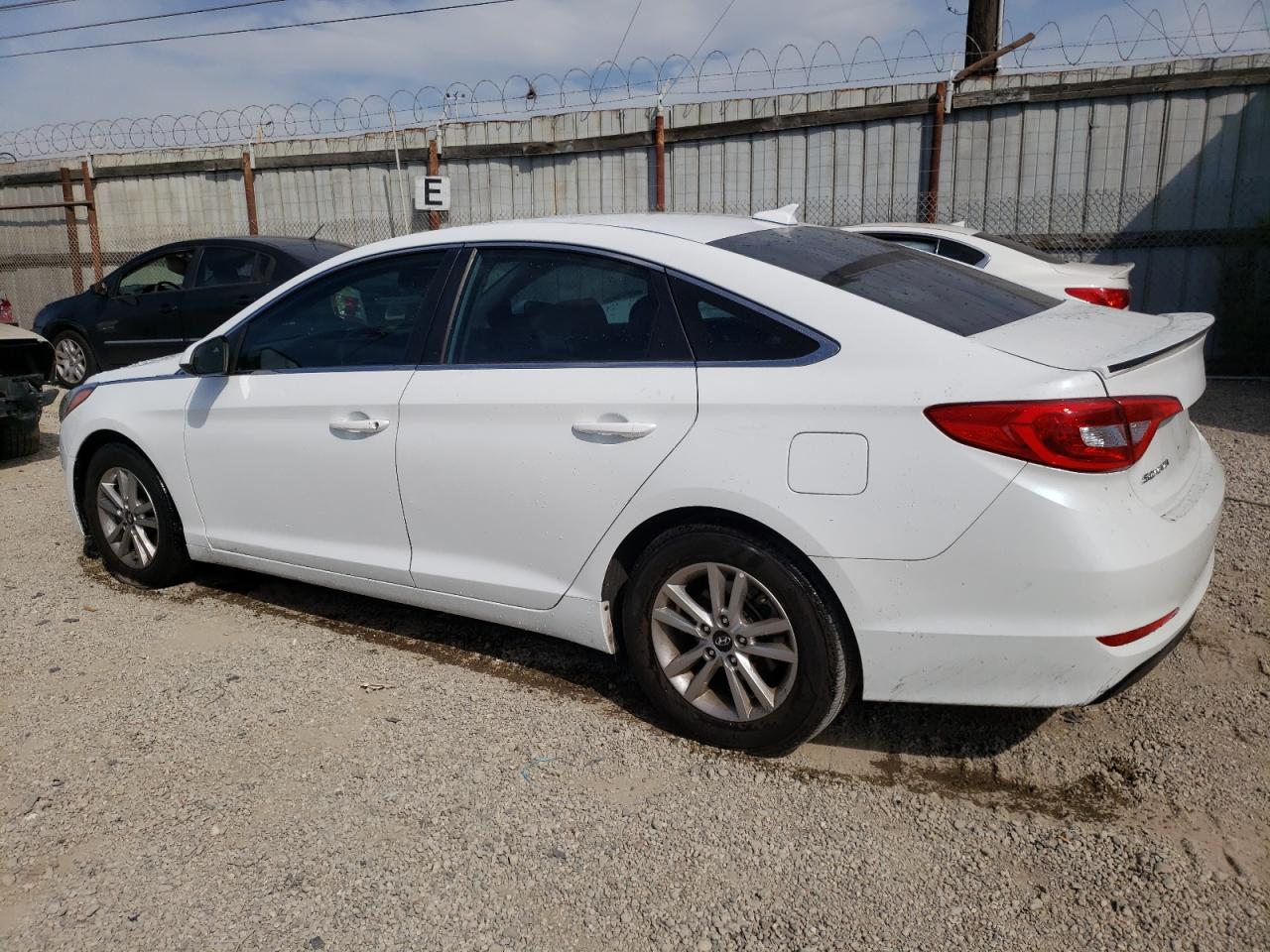 Изображение 2 2016 HYUNDAI SONATA SE 2016 с VIN 5NPE24AF6GH304277