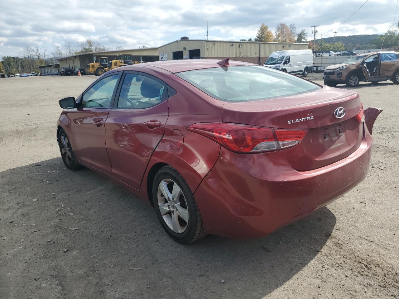 Изображение 2 2013 HYUNDAI ELANTRA GLS 2013 с VIN 5NPDH4AE8DH417502