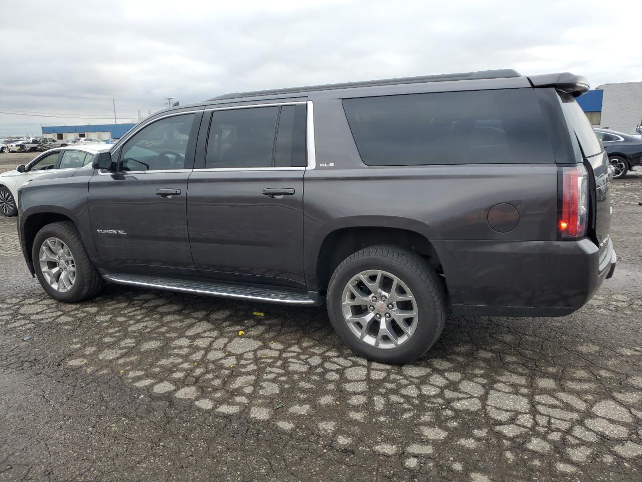 Obraz 2 z 2018 GMC YUKON XL K1500 SLE 2018 z VIN 1GKS2FKCXJR103246