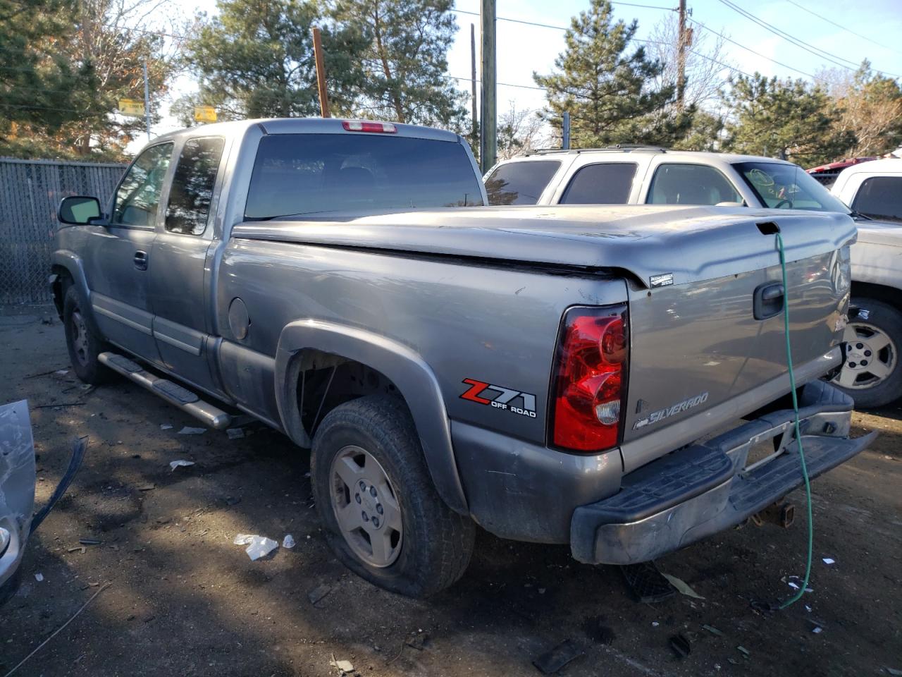 Image 2 of 2006 CHEVROLET SILVERADO K1500 2006 with VIN 1GCEK19Z26Z178021