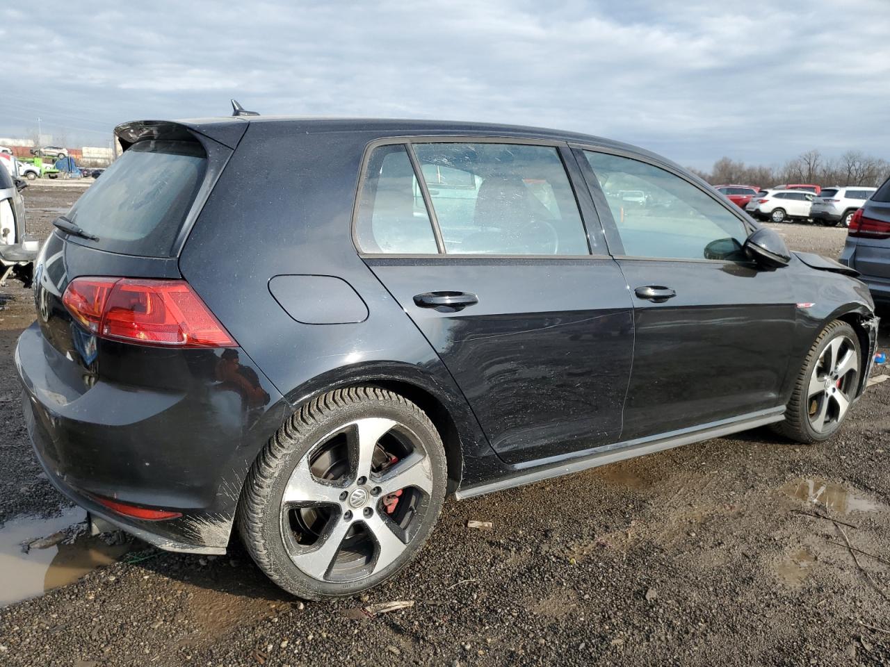 Изображение 3 2017 VOLKSWAGEN GTI S/SE 2017 с VIN 3VW447AU5HM033016