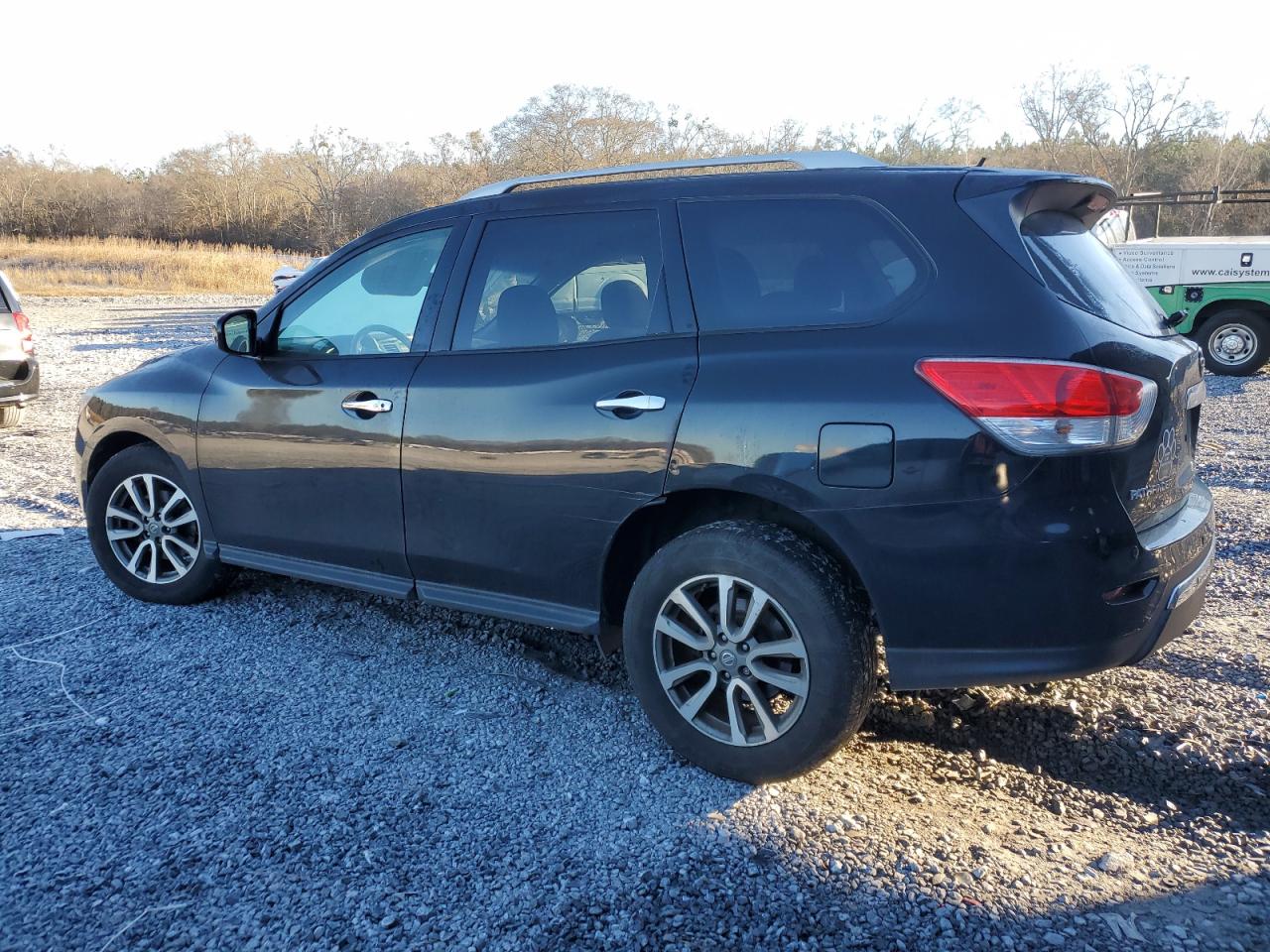 Image 2 of 2013 NISSAN PATHFINDER S 2013 with VIN 5N1AR2MN2DC608825