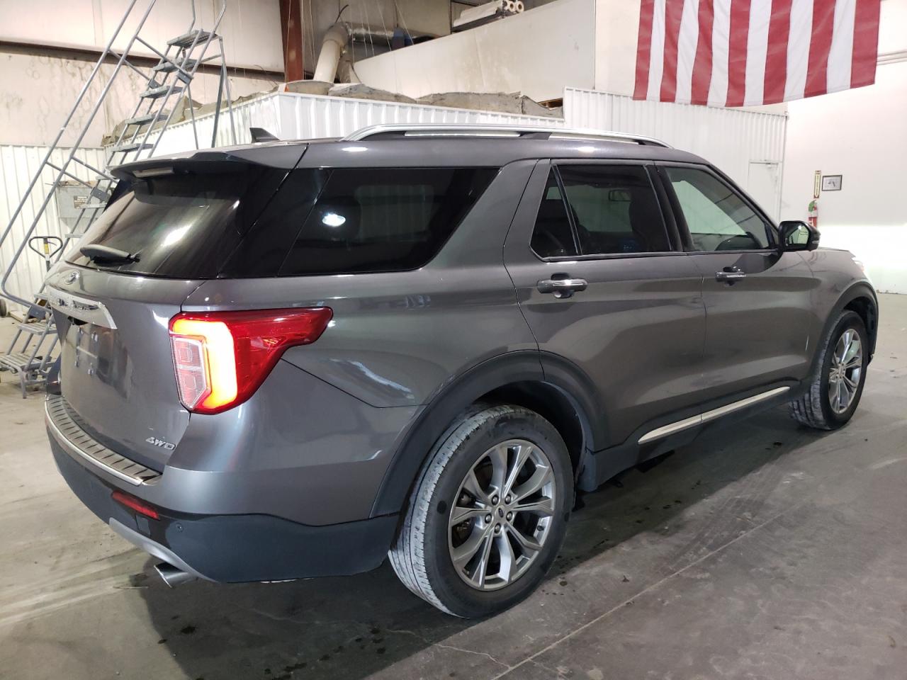 Image 3 of 2021 FORD EXPLORER LIMITED 2021 with VIN 1FMSK8FH6MGA88446