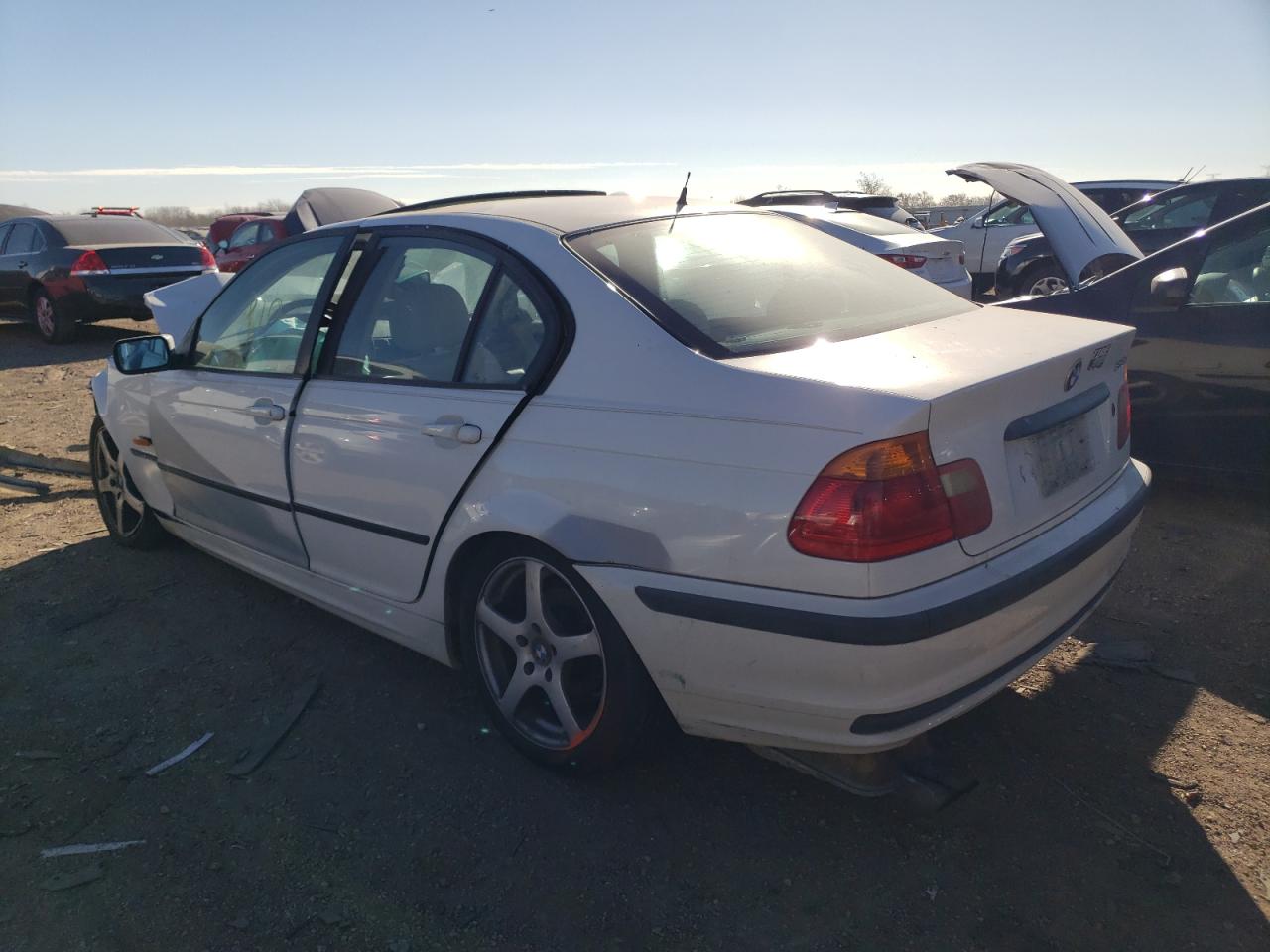 Image 2 of 2000 BMW 323 I 2000 with VIN WBAAM3349YKC67632