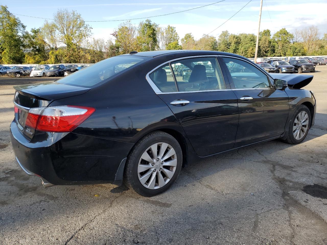 Image 3 of 2013 HONDA ACCORD TOURING 2013 with VIN 1HGCR3F97DA030625