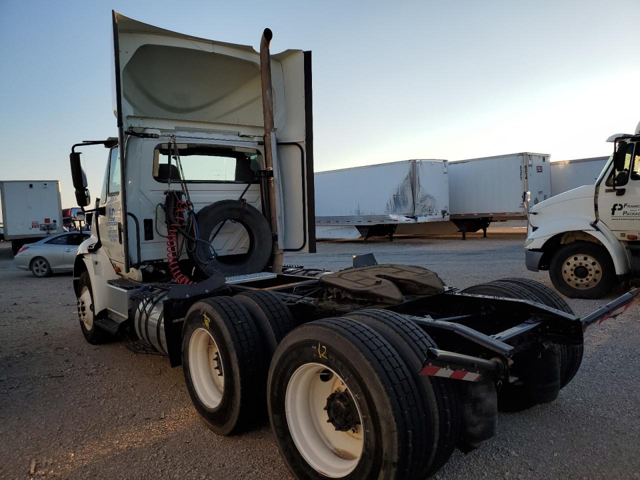 Image 3 of 2015 INTERNATIONAL 8000 8600 2015 with VIN 1HSHXSNR7FH144549