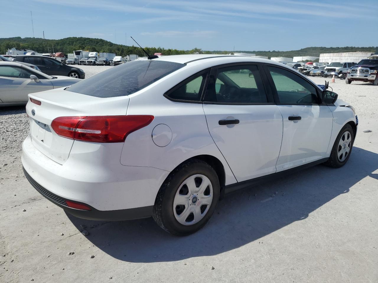 Image 3 of 2018 FORD FOCUS S 2018 with VIN 1FADP3E27JL231850