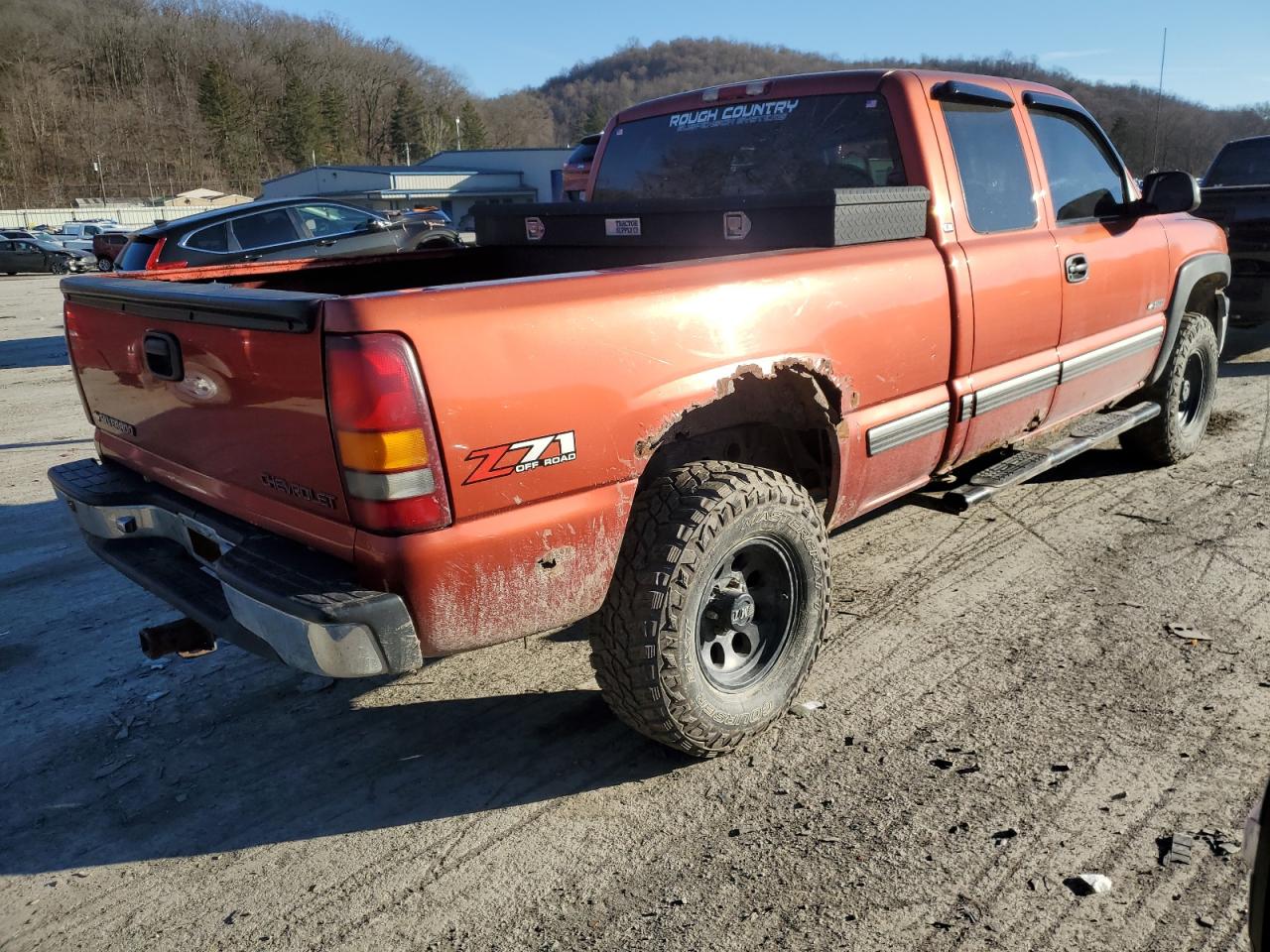 Obraz 3 z 2001 CHEVROLET SILVERADO K1500 2001 z VIN 1GCEK19T51E124885
