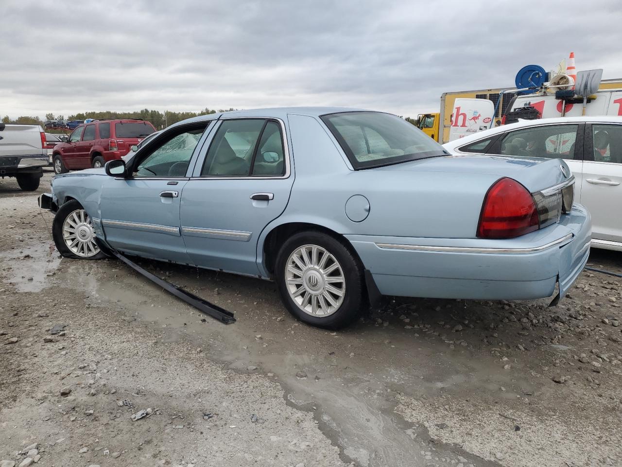 Image 2 of Mercury Grand Marquis Ls 2010 with VIN 2MEBM7FV8AX628995