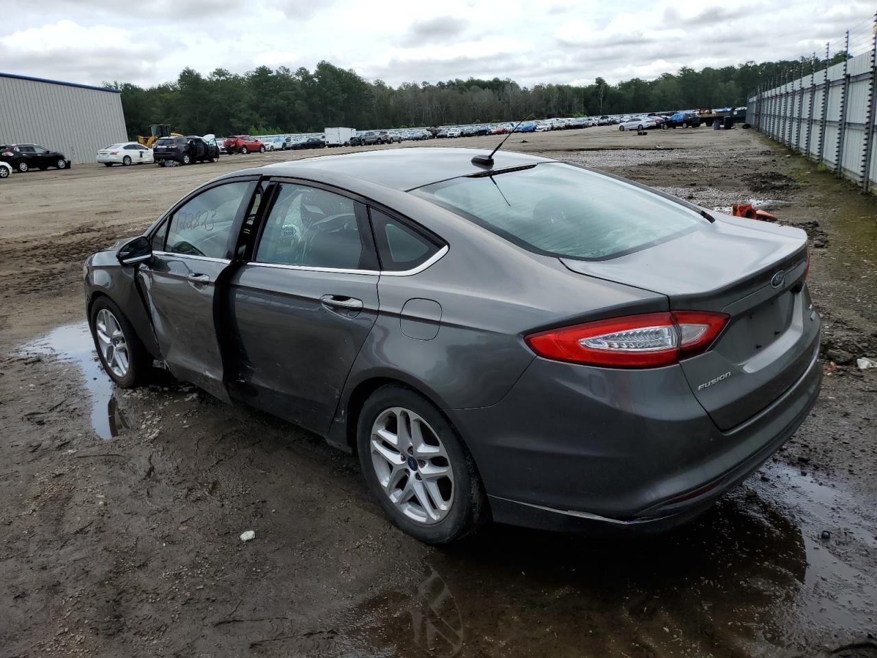 Image 2 of 2014 FORD FUSION SE 2014 with VIN 1FA6P0HD8E5407237