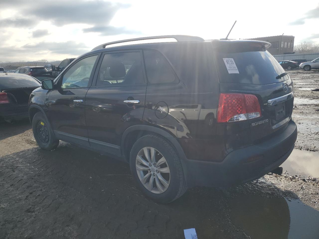 Изображение 2 2011 KIA SORENTO EX 2011 с VIN 5XYKU4A29BG101359