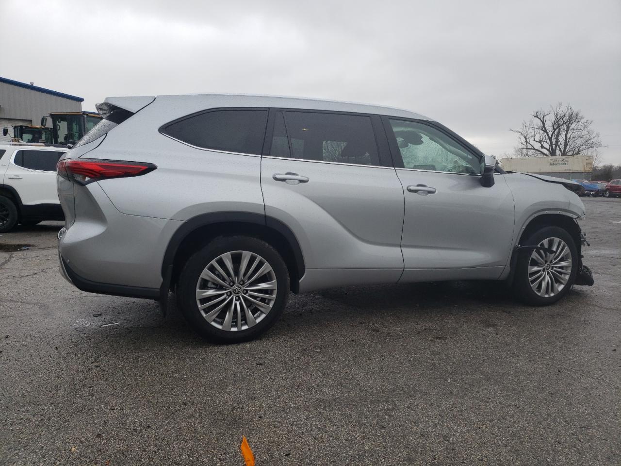 Изображение 3 2022 TOYOTA HIGHLANDER PLATINUM 2022 с VIN 5TDFZRBH9NS210964
