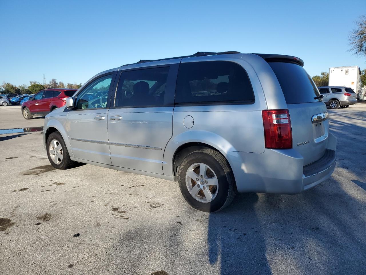 Image 2 of 2010 DODGE GRAND CARAVAN SXT 2010 with VIN 2D4RN5D11AR450422