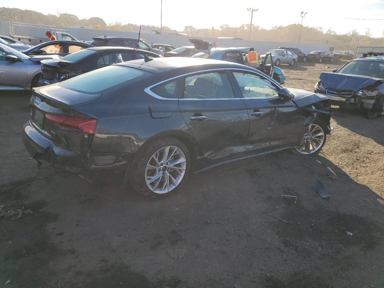 Obraz 3 z 2023 AUDI A5 PREMIUM PLUS 40 2023 z VIN WAUCBCF50PA056257