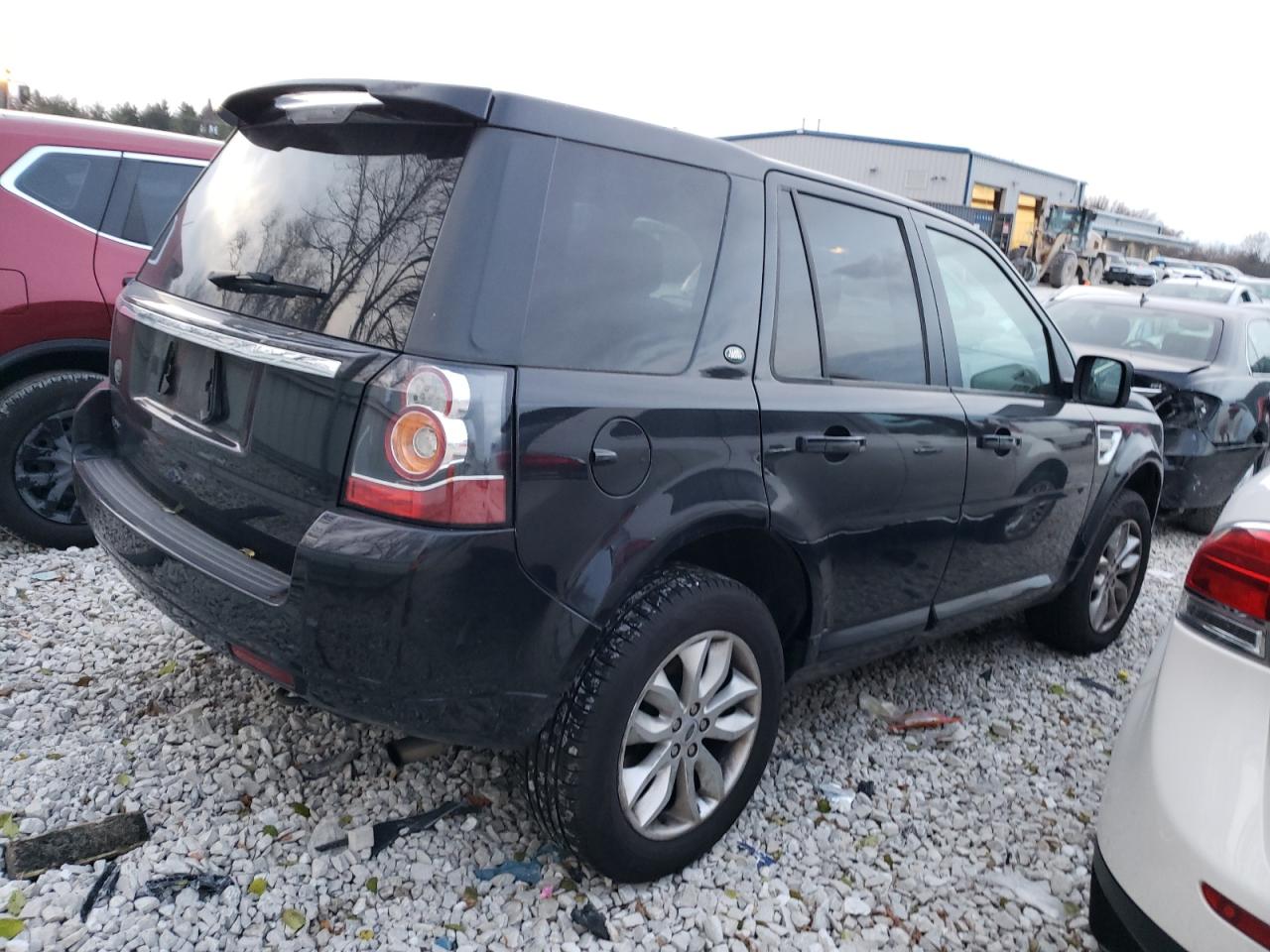 Image 3 of 2013 LAND ROVER LR2 HSE 2013 with VIN SALFR2BG8DH345251