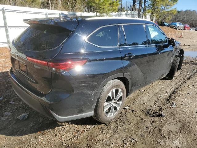 Obraz 3 z 2022 TOYOTA HIGHLANDER XLE 2022 z VIN 5TDGZRAH9NS111423
