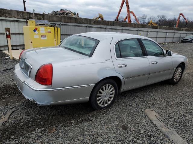 Image 3 of 2003 LINCOLN TOWN CAR SIGNATURE 2003 with VIN 1LNHM82W83Y653832