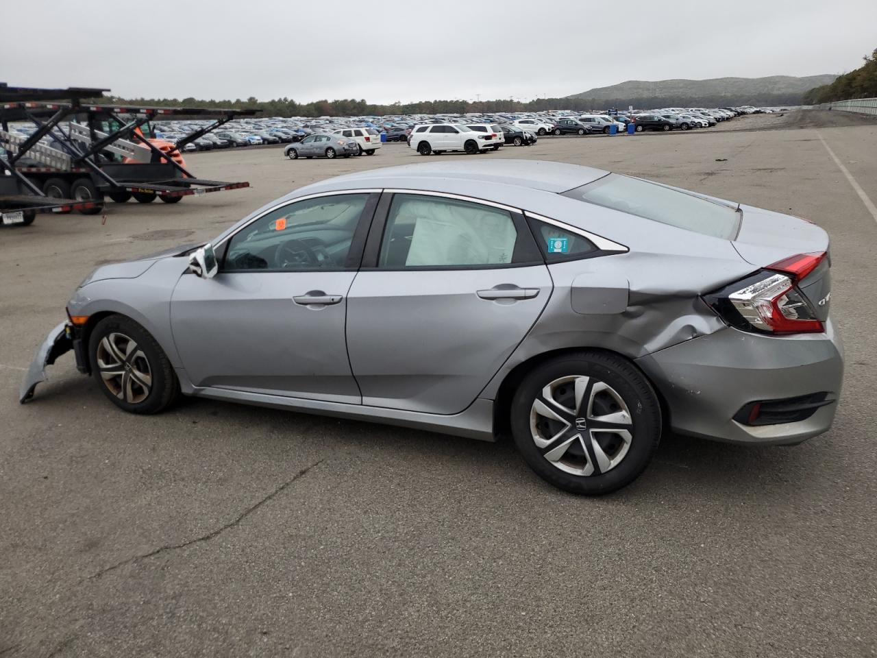 Obraz 2 z 2017 HONDA CIVIC LX 2017 z VIN 2HGFC2F56HH572392