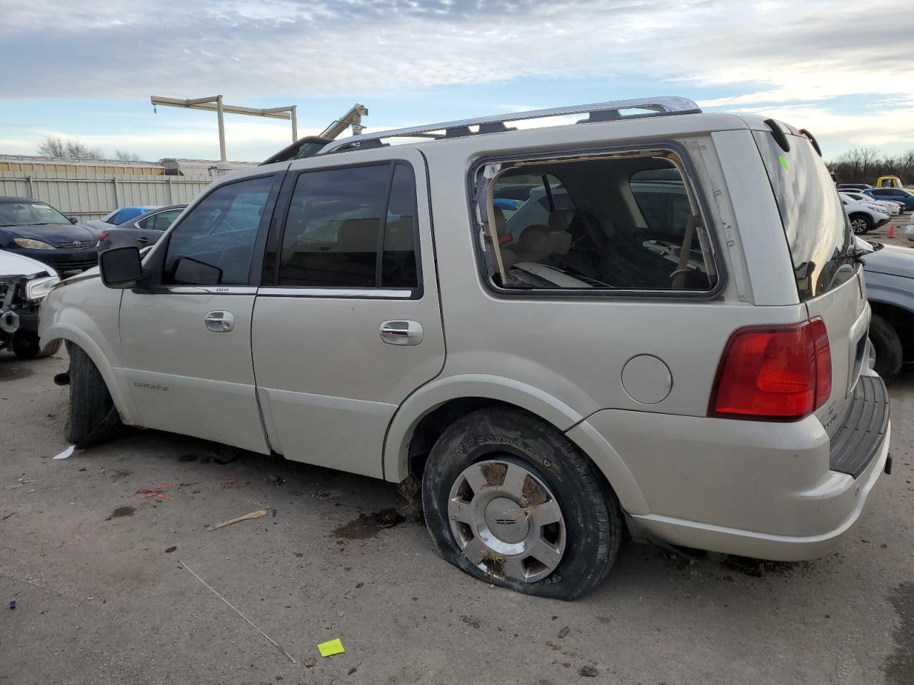 Изображение 2 2005 LINCOLN NAVIGATOR  2005 с VIN 5LMFU28505LJ19482