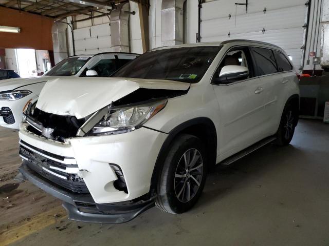 Image 1 of 2017 TOYOTA HIGHLANDER SE 2017 with VIN 5TDJZRFH0HS372278