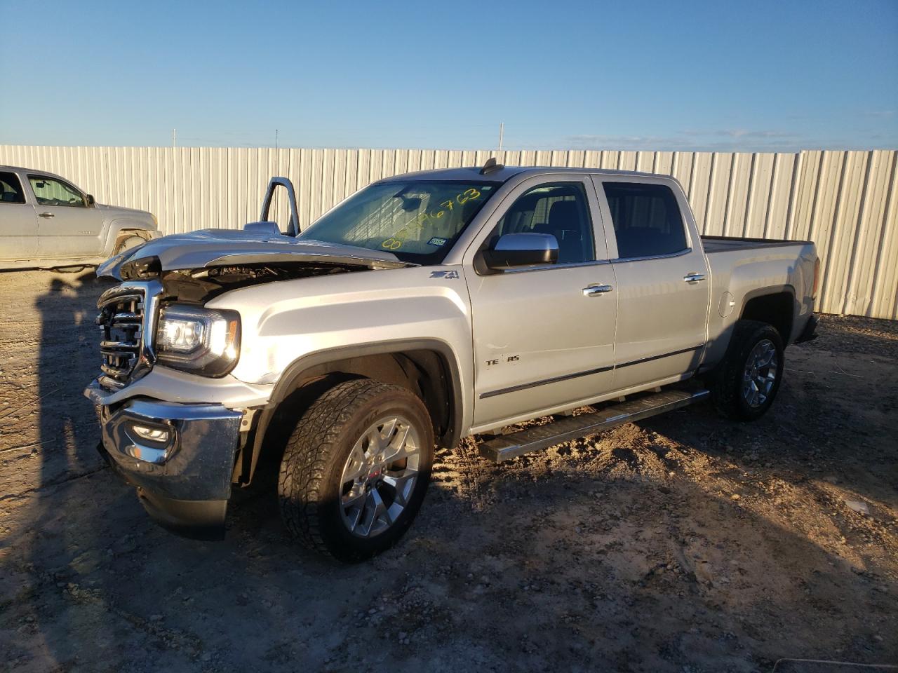Obraz 1 z 2018 GMC SIERRA K1500 SLT 2018 z VIN 3GTU2NEC3JG207796