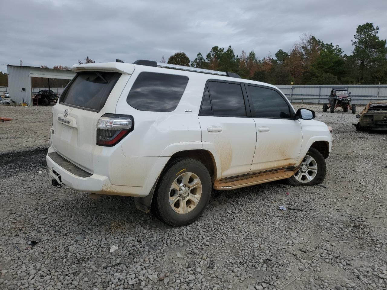 Изображение 3 2019 TOYOTA 4RUNNER SR5 2019 с VIN JTEBU5JR4K5624523
