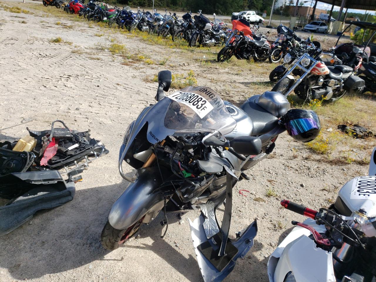 Obraz 2 z 2019 SUZUKI GSX1300 RA 2019 z VIN JS1GX72B5K7100116
