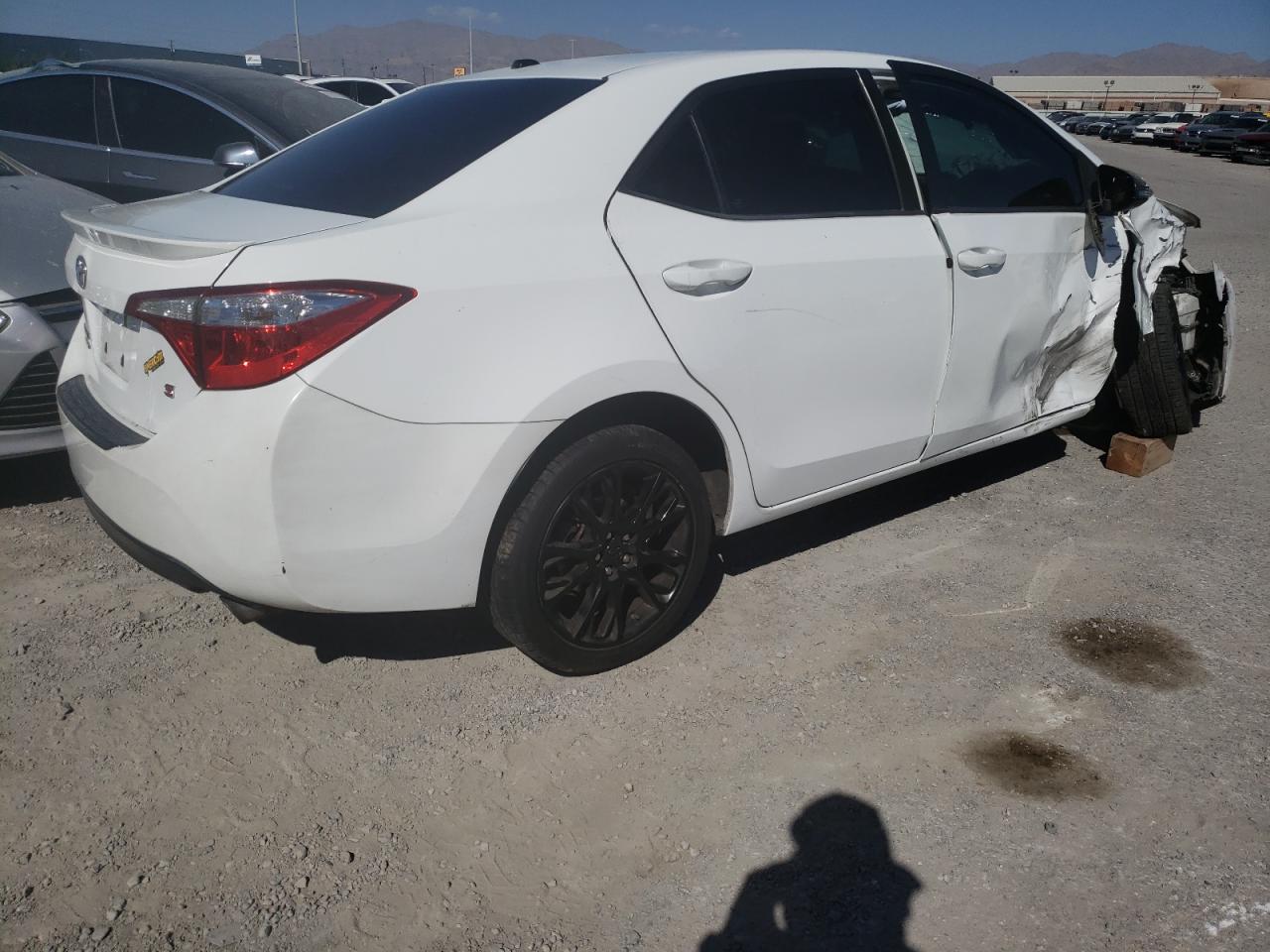Image 3 of 2016 TOYOTA COROLLA L 2016 with VIN 2T1BURHE2GC562967