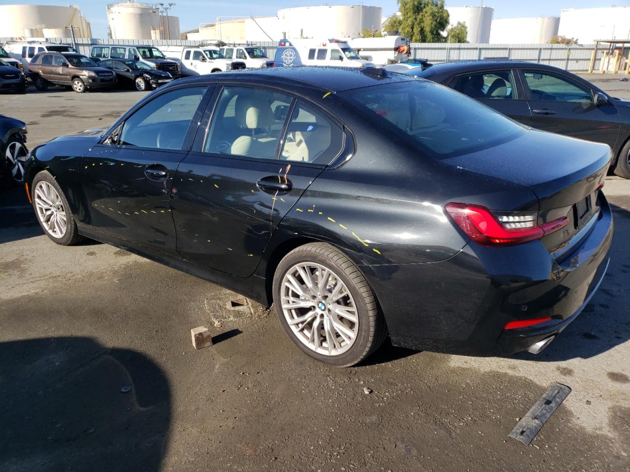 Изображение 2 2023 BMW 330I  2023 с VIN 3MW69FF06P8D36484