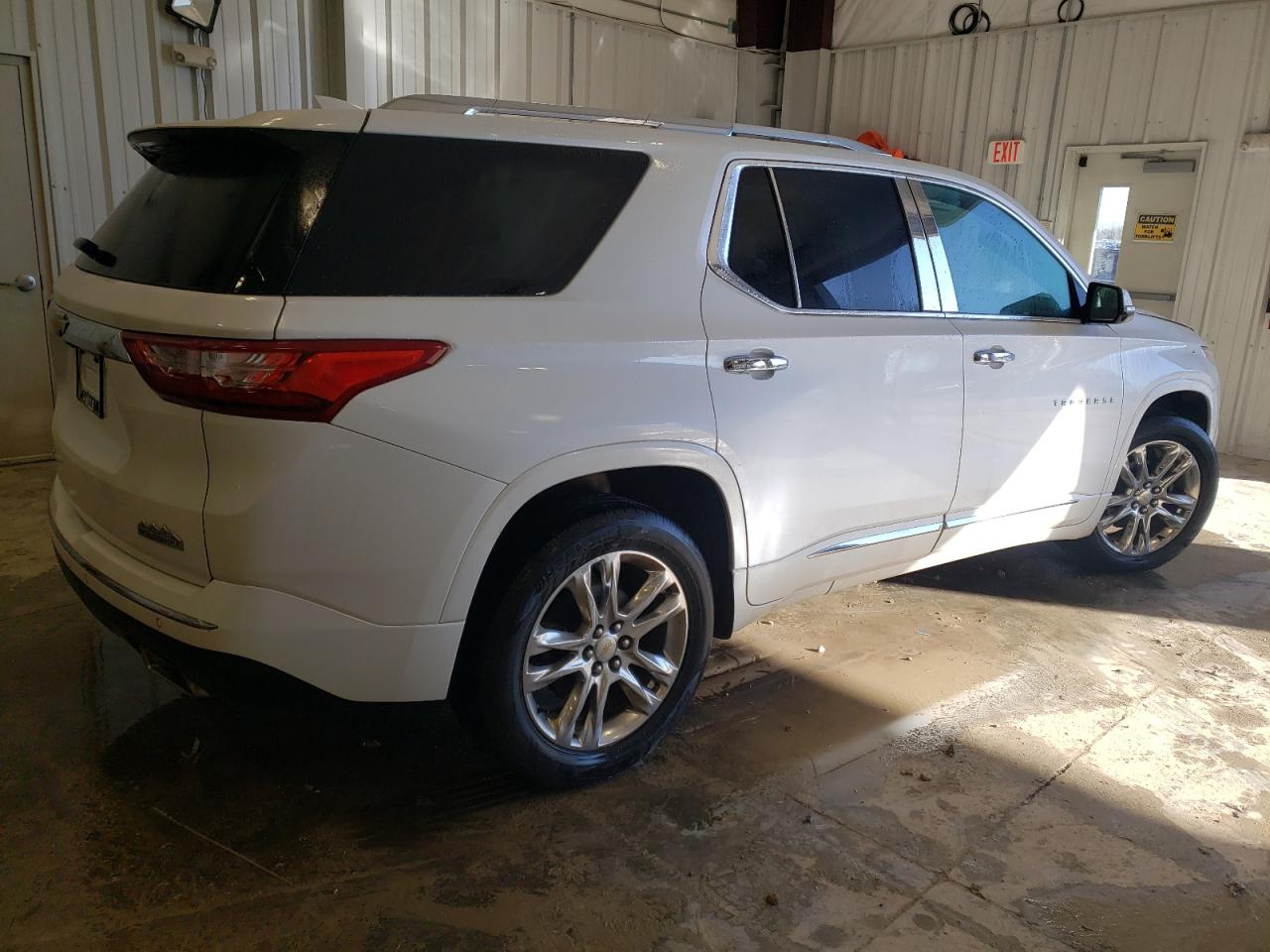 Image 3 of 2018 CHEVROLET TRAVERSE HIGH COUNTRY 2018 with VIN 1GNEVKKW0JJ183049