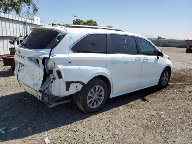 Obraz 3 z 2022 TOYOTA SIENNA XLE 2022 z VIN 5TDJRKEC7NS086033
