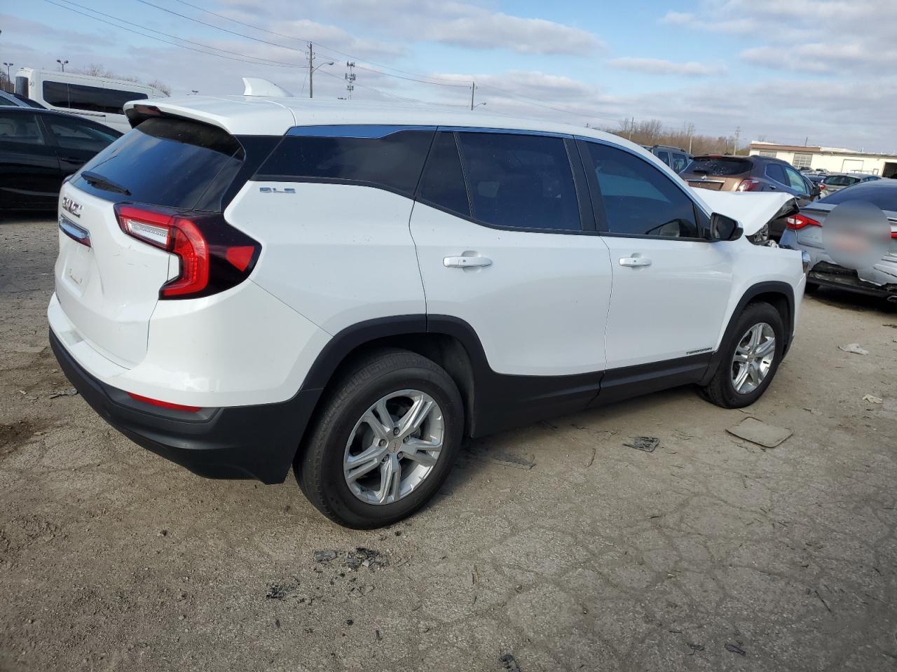Image 3 of 2022 GMC TERRAIN SLE 2022 with VIN 3GKALMEV8NL207452