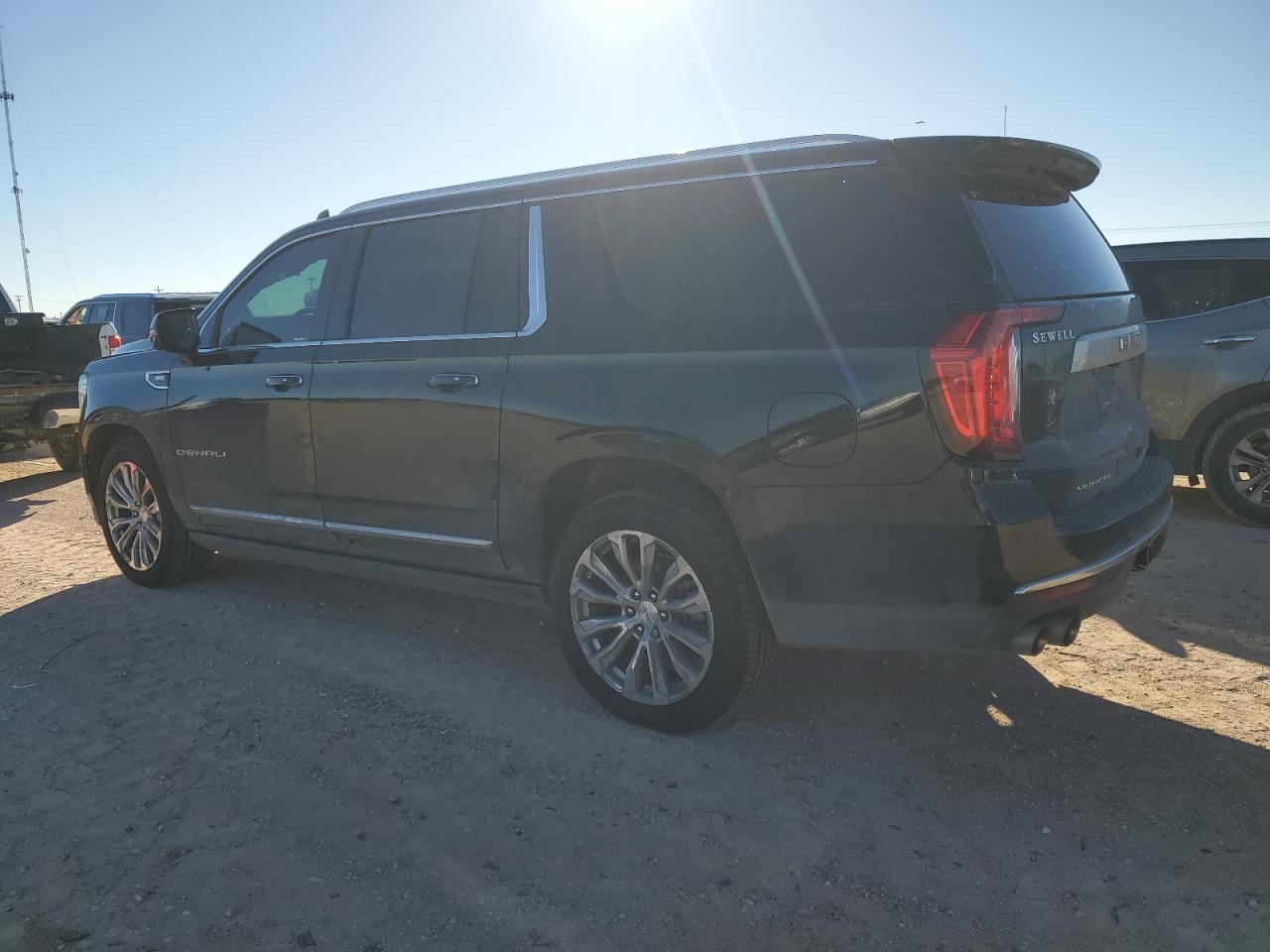 Obraz 2 z 2022 GMC YUKON XL DENALI 2022 z VIN 1GKS2JKL6NR277095