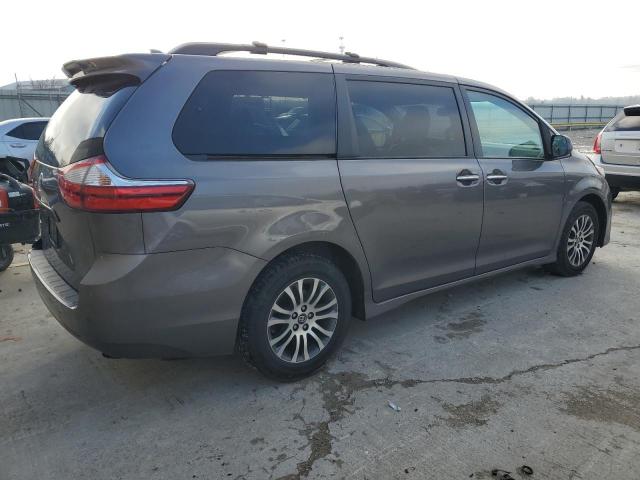 Obraz 3 z 2019 TOYOTA SIENNA XLE 2019 z VIN 5TDYZ3DC8KS020849