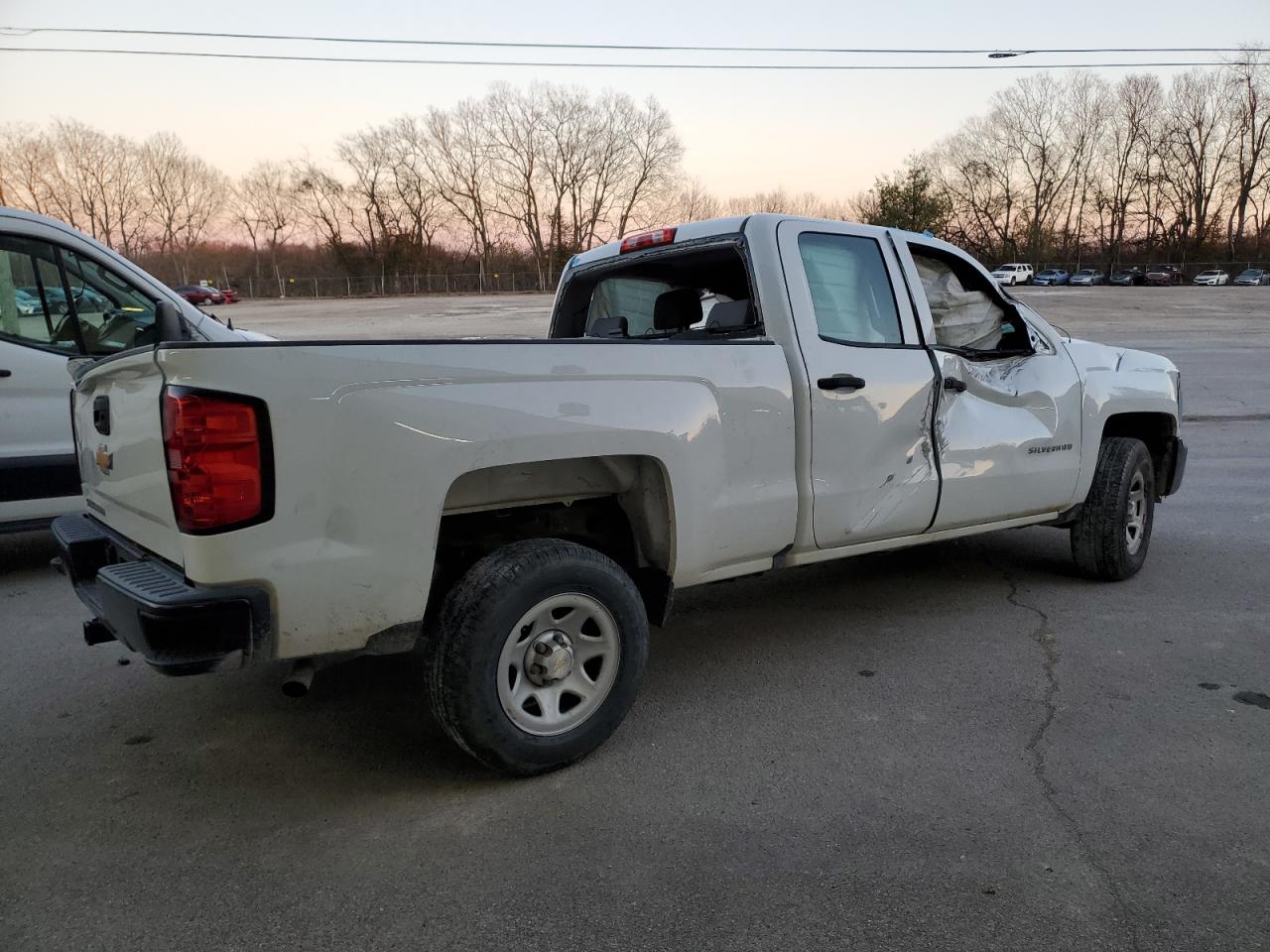 Image 3 of 2016 CHEVROLET SILVERADO K1500 2016 with VIN 1GCVKNEH9GZ233490