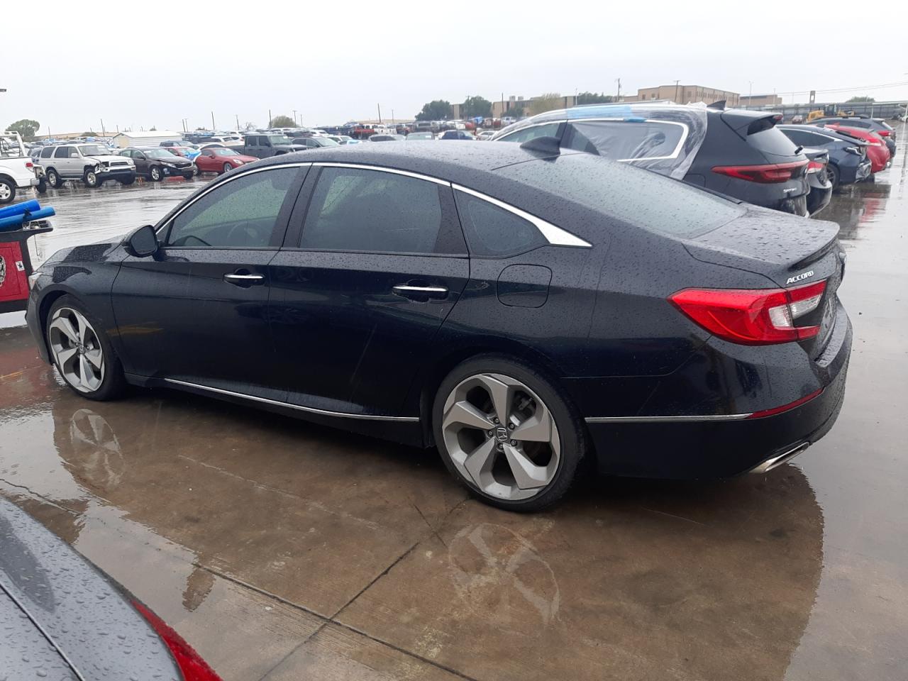 Obraz 2 z 2018 HONDA ACCORD TOURING 2018 z VIN 1HGCV2F99JA012984