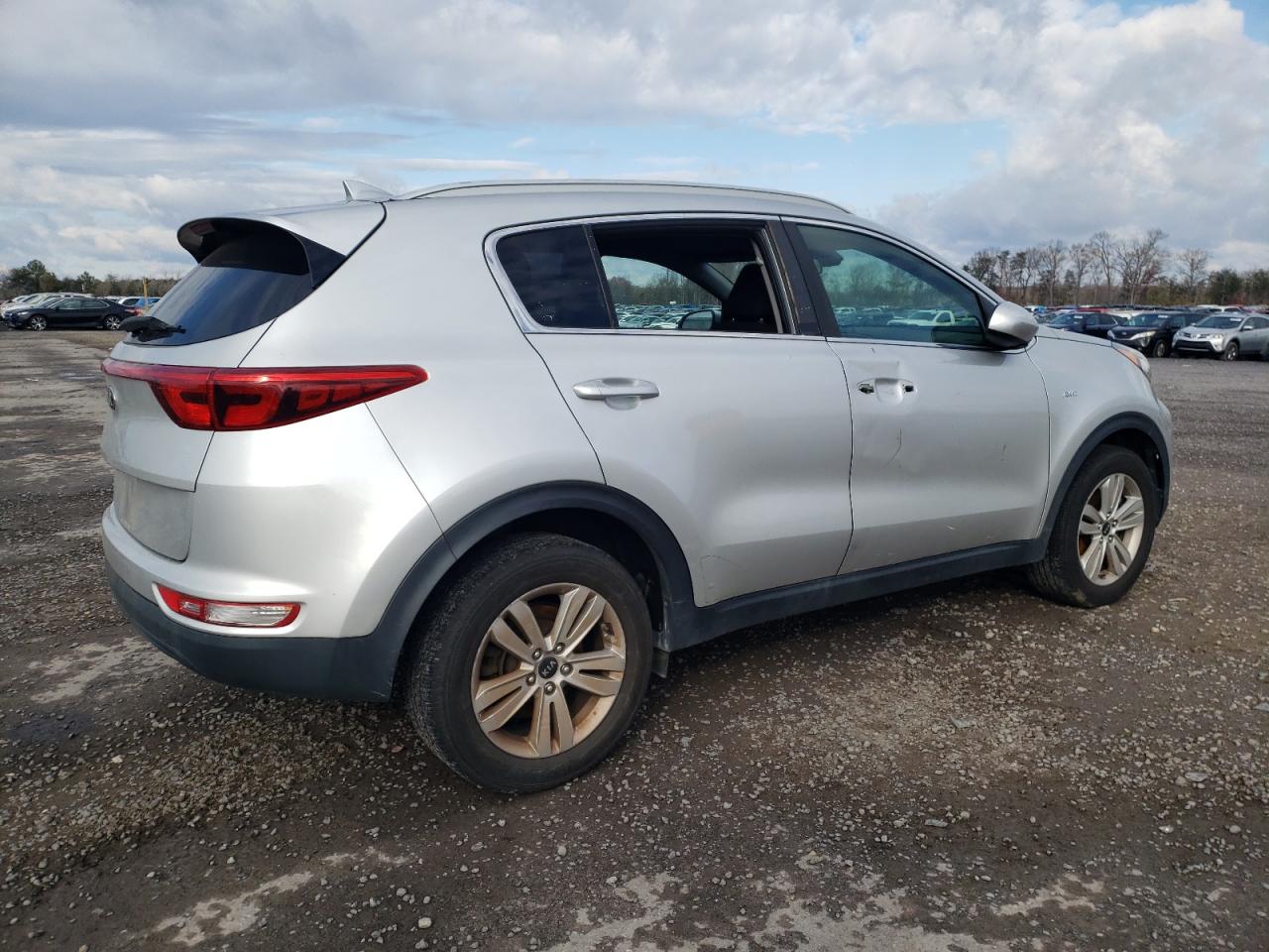 Изображение 3 2017 KIA SPORTAGE LX 2017 с VIN KNDPMCAC9H7035975