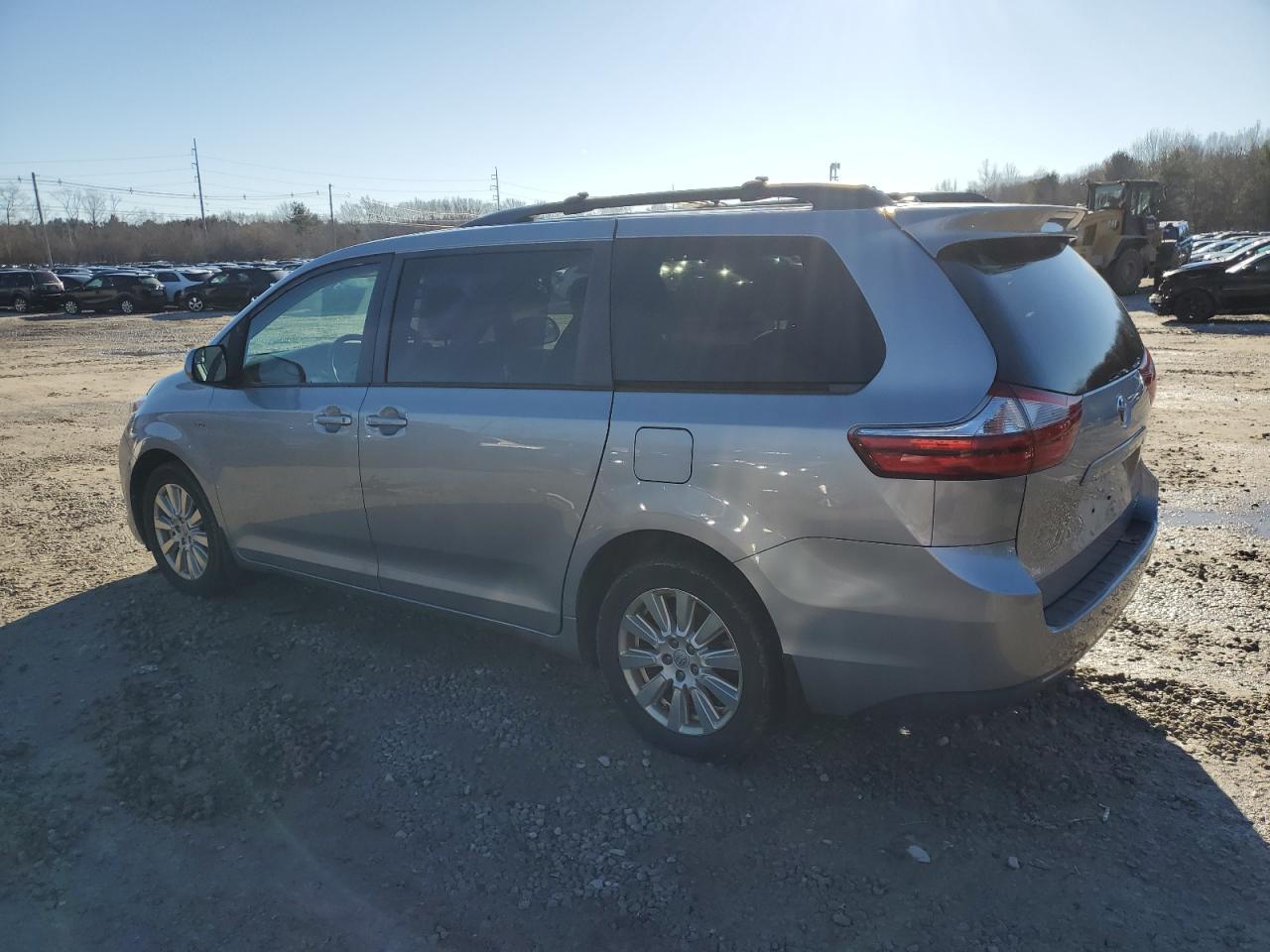 Image 2 of 2017 TOYOTA SIENNA LE 2017 with VIN 5TDJZ3DCXHS186154