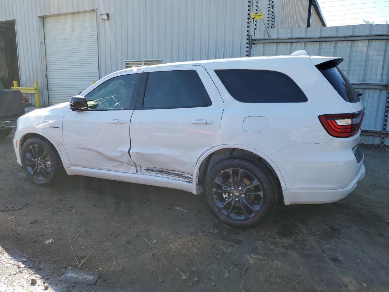 Изображение 2 2022 DODGE DURANGO R/T 2022 с VIN 1C4SDHCT3NC225648
