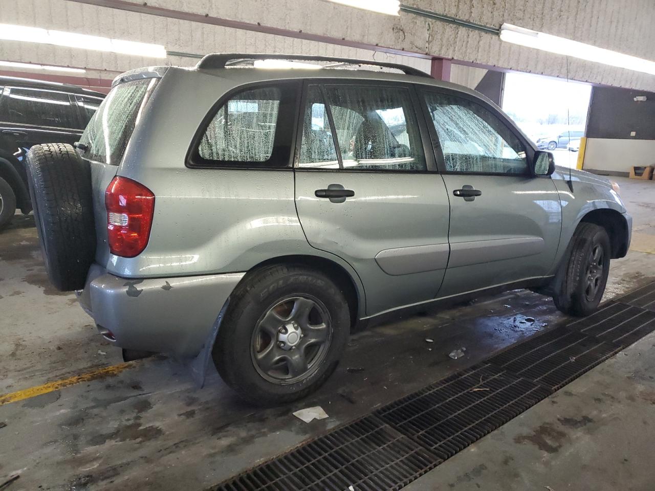Image 3 of 2004 TOYOTA RAV4  2004 with VIN JTEHD20V240021500
