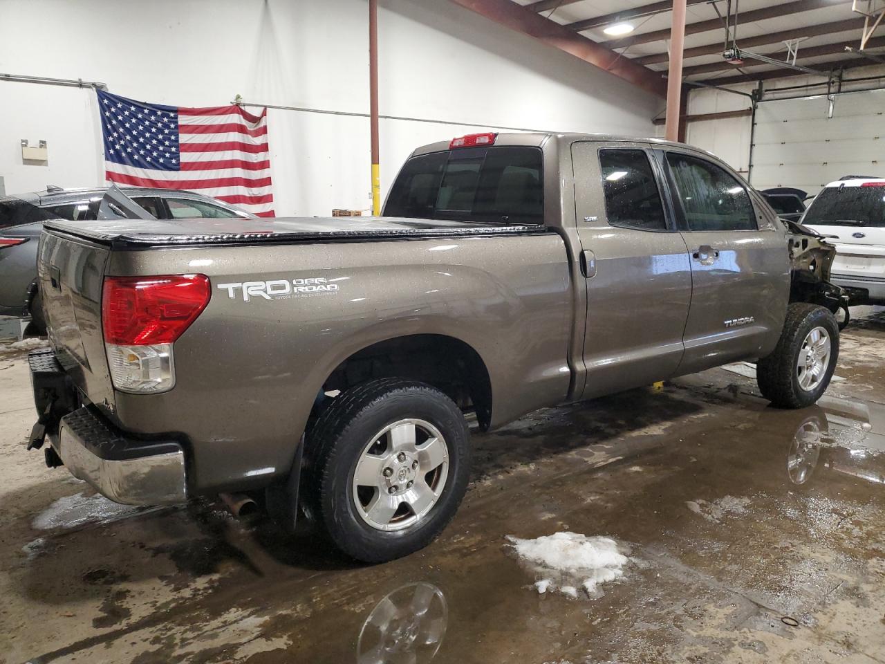 Obraz 3 z 2010 TOYOTA TUNDRA DOUBLE CAB SR5 2010 z VIN 5TFUY5F11AX141112